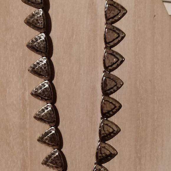 Lucky brand 18" hammered silver arrowhead style - Picture 3 of 3